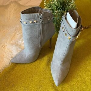 Olivia ankle Bootie